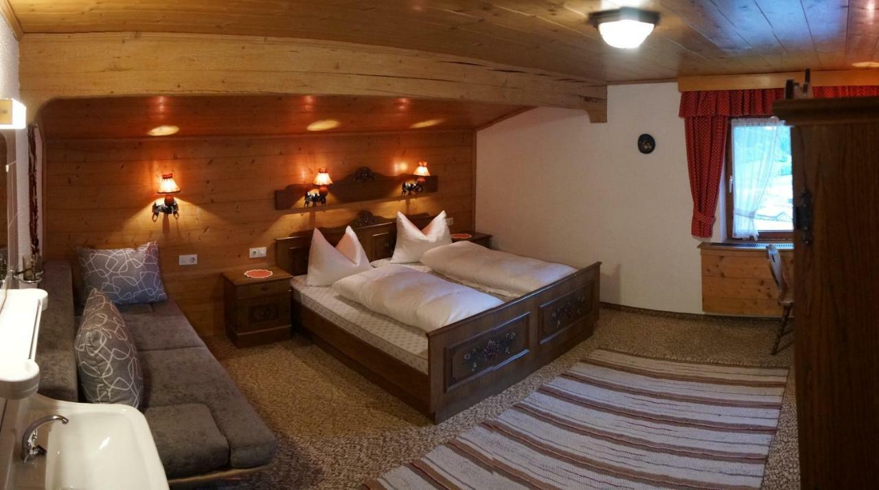 St. Hubertus Pettneu am Arlberg Exterior foto